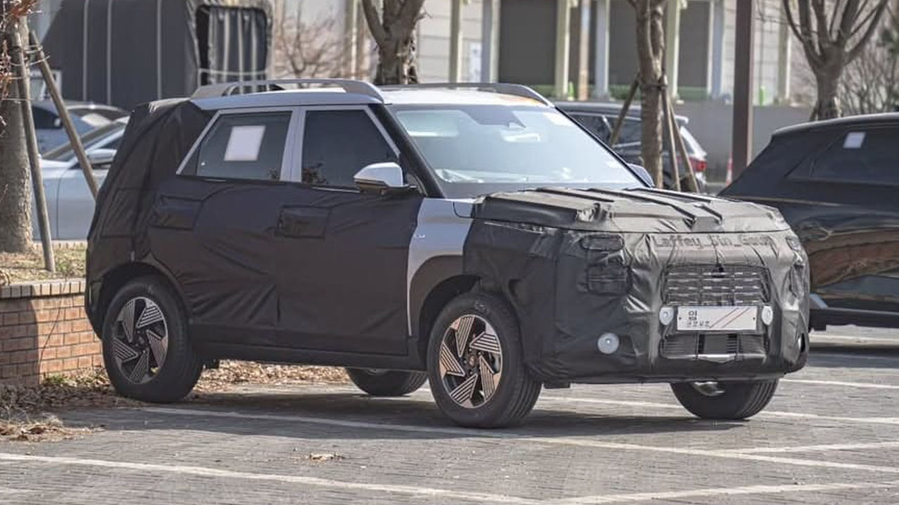 next-gen-hyundai-venue-spied